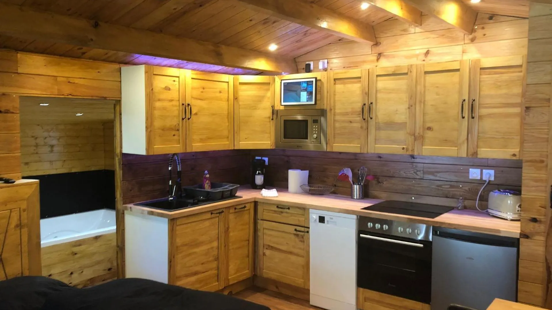 Chalet Mont Ventoux Et Chalet Vip Camaret-sur-Aigues 0*,  Frankrijk